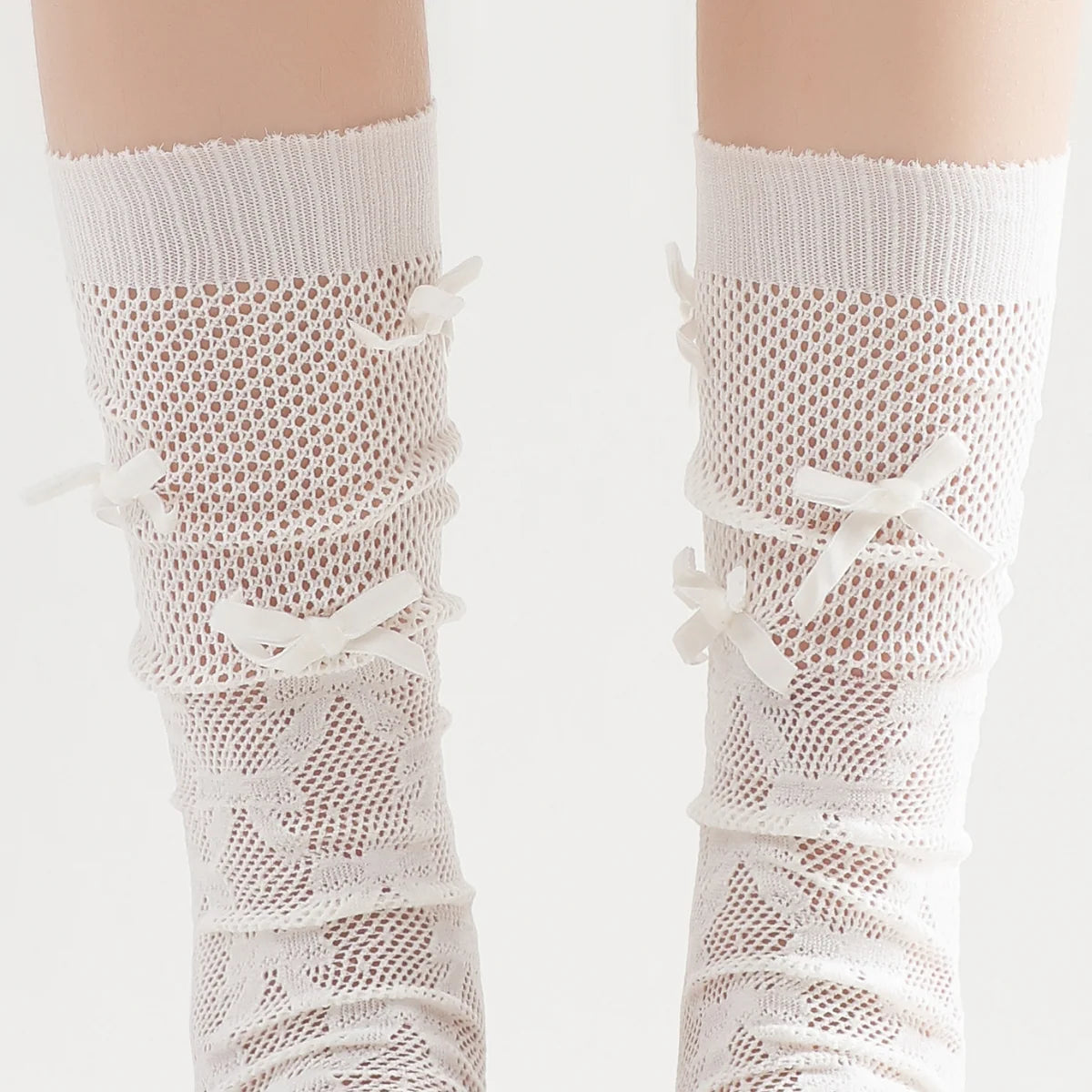 Gabriella 3D Bow Ribbon Applique Lace Crew Sock | White